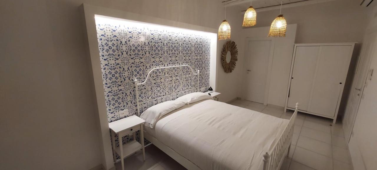 נאפולי Donna Luisella B&B מראה חיצוני תמונה